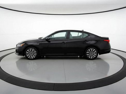 Used 2025 Nissan Altima 2.5 SV image 5