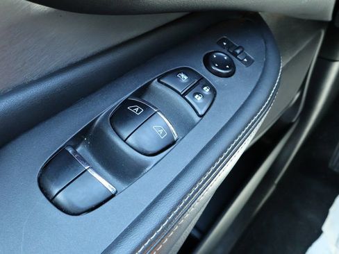 Used 2023 Nissan Murano SL image 16