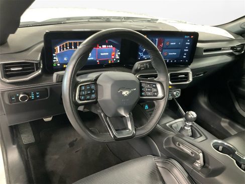 Used 2025 Ford Mustang GT Premium w/ GT Performance Package image 11