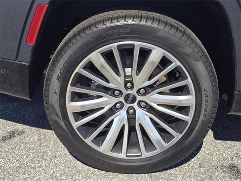 New 2025 Jeep Wagoneer Series II image 8