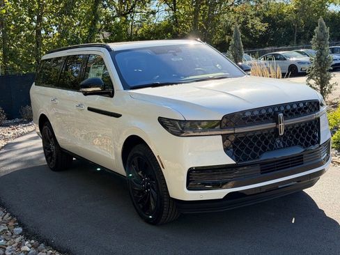 New 2025 Lincoln Navigator L Reserve w/ Jet Appearance Package image 7