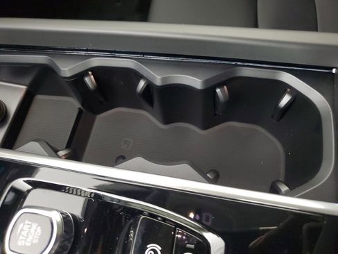 Used 2026 Volvo XC90 B5 Plus w/ Protection Package image 31