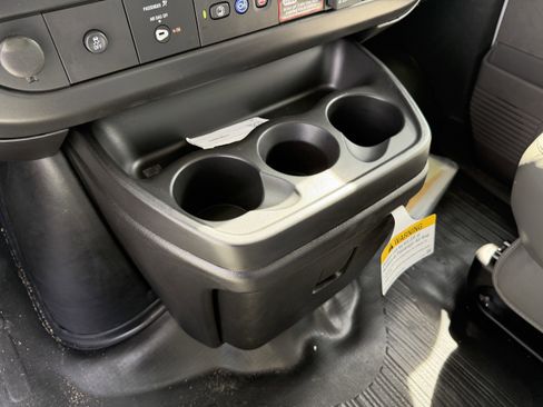 New 2026 Chevrolet Express 4500 w/ Power Convenience Package RWD image 21