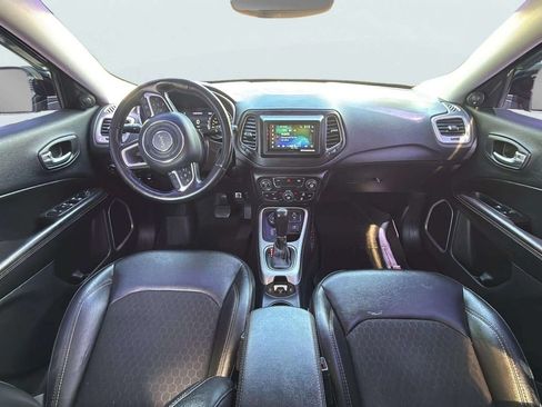 Used 2018 Jeep Compass Latitude w/ Popular Equipment Group AWD/4WD image 9