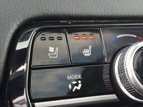 Used 2025 Honda Pilot Elite image 24