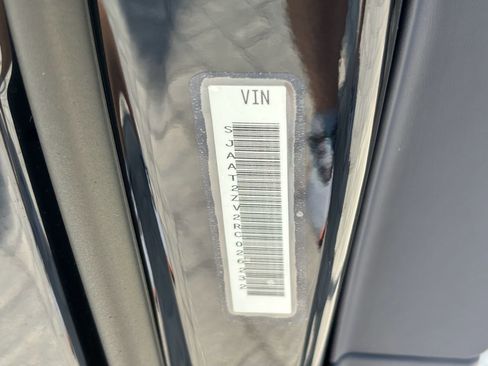 Used 2024 Bentley Bentayga image 46