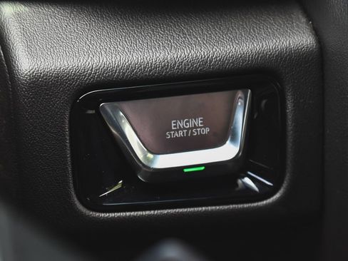 Used 2025 GMC Yukon XL Denali AWD/4WD image 22