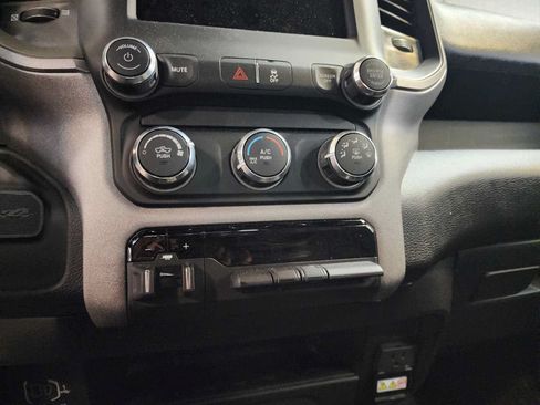 Used 2024 RAM 3500 Tradesman w/ Chrome Appearance Group AWD/4WD image 10