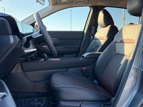 New 2026 Nissan Kicks SR FWD image 10