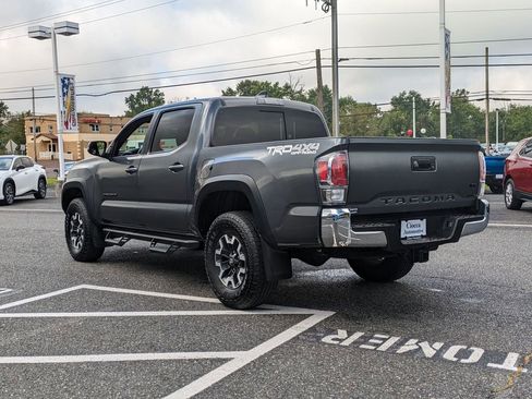 Used 2022 Toyota Tacoma TRD Off-Road image 5