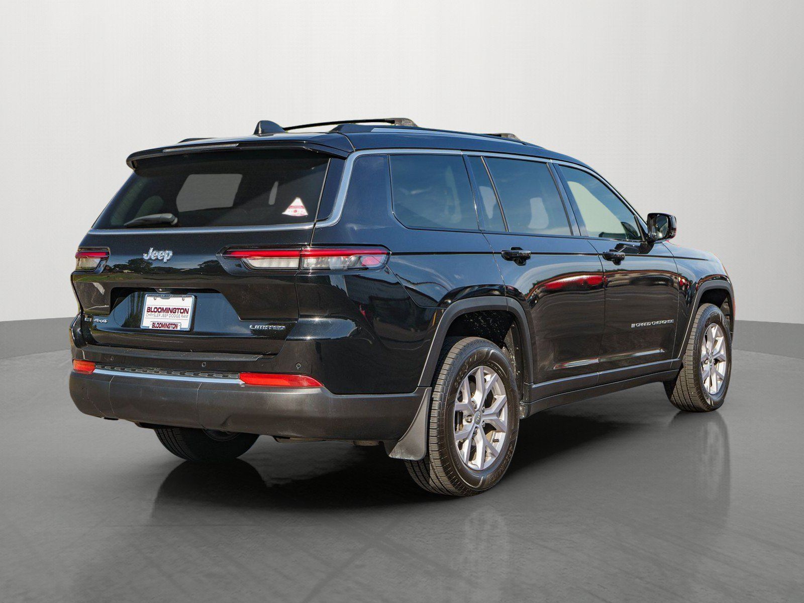 Used 2022 Jeep Grand Cherokee L Limited AWD/4WD image 7