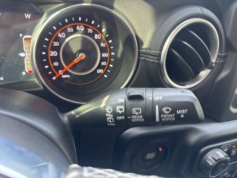 Used 2020 Jeep Wrangler Unlimited Sahara w/ Safety Group image 28