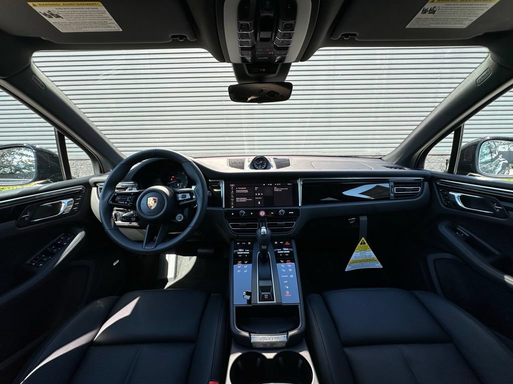 Certified 2026 Porsche Macan AWD/4WD image 6