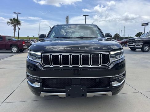Used 2024 Jeep Wagoneer Series III AWD/4WD image 2