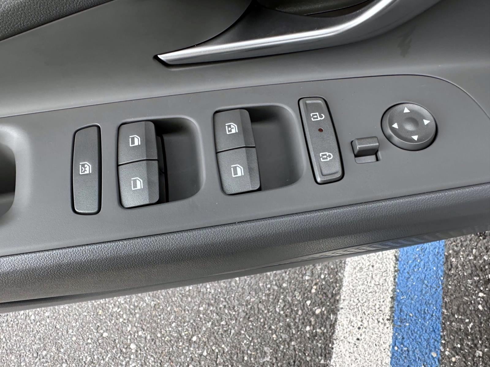 Used 2025 Hyundai Elantra Sport FWD image 9