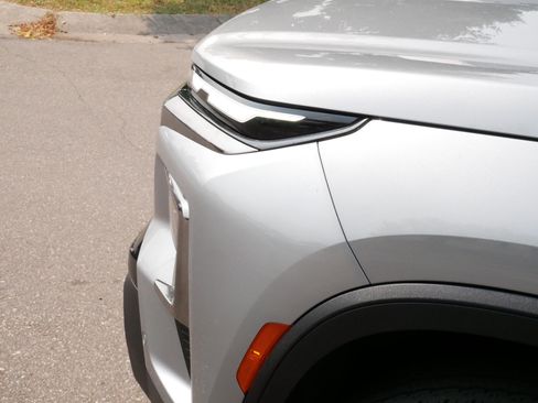 Used 2024 Chevrolet Traverse Z71 w/ Enhanced Driving Package AWD/4WD image 16