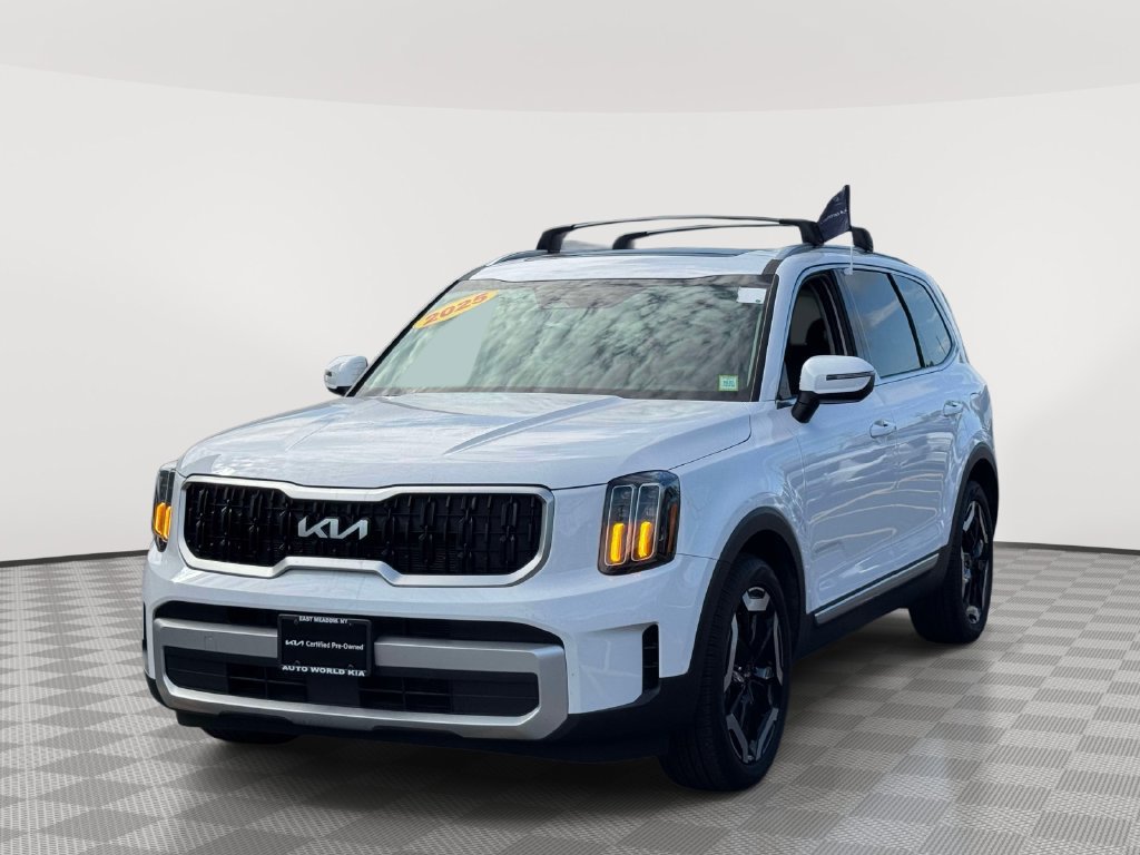 Used 2025 Kia Telluride EX AWD/4WD image 3