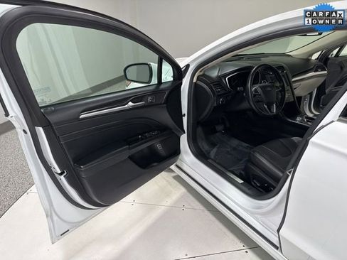 Used 2019 Ford Fusion Energi Titanium image 8