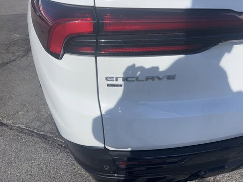 Used 2025 Buick Enclave Sport Touring image 7