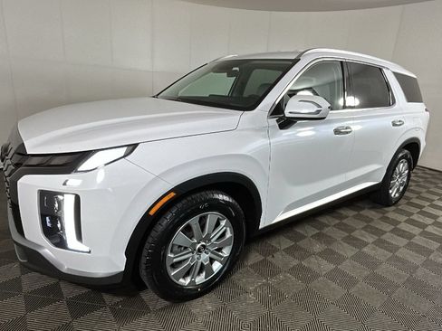 Used 2023 Hyundai Palisade SEL FWD image 7