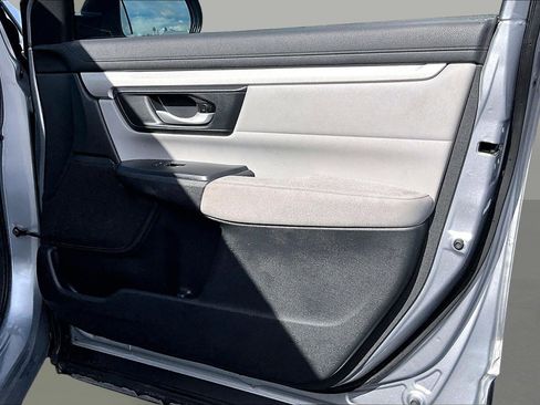 Used 2018 Honda CR-V LX image 17