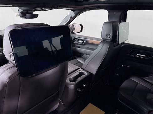 New 2026 GMC Yukon XL Denali w/ Denali Reserve Package image 21