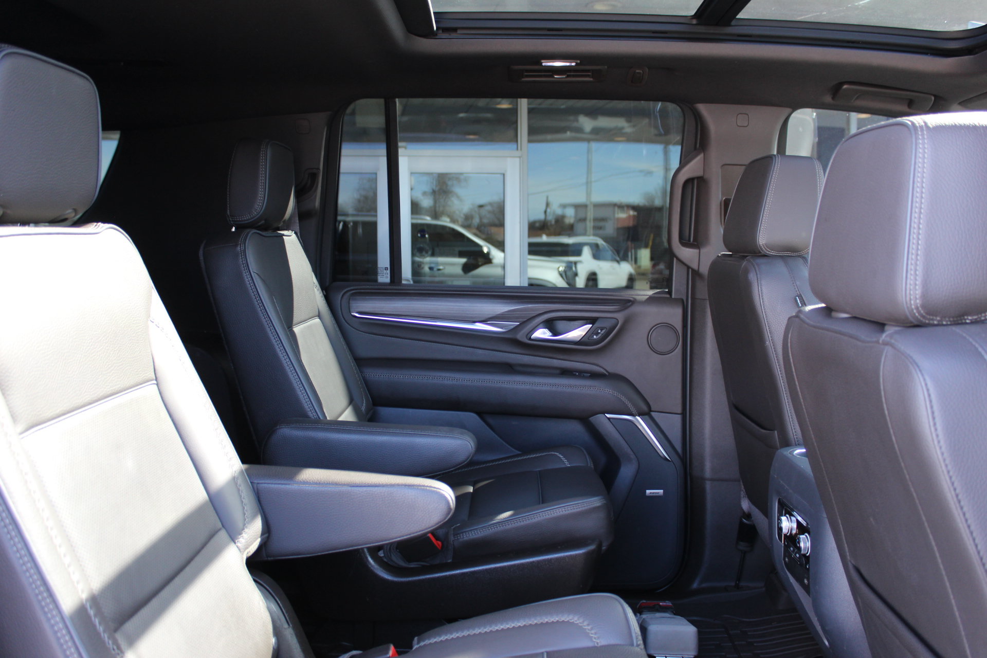 Certified 2023 GMC Yukon XL Denali w/ Max Trailering Package AWD/4WD image 13