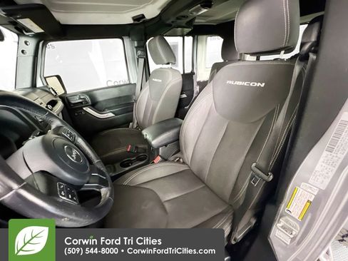Used 2016 Jeep Wrangler Unlimited Rubicon w/ Connectivity Group image 22