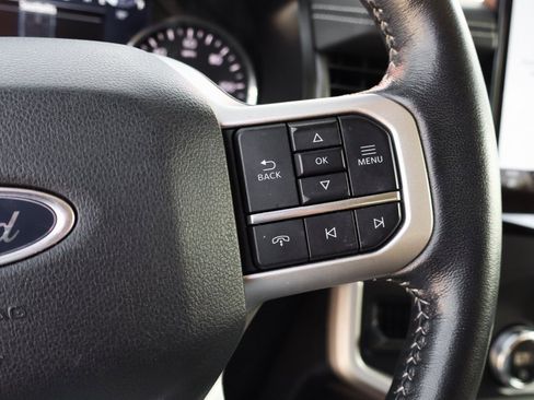 Used 2022 Ford Expedition XLT image 25