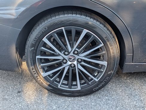 Certified 2024 Lexus ES 350 w/ Premium Package image 10