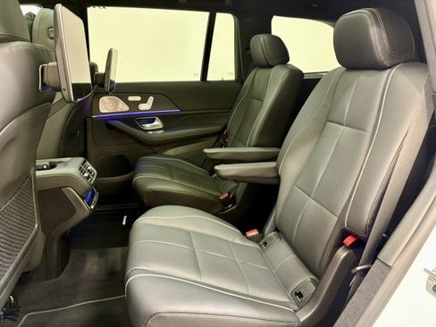 New 2026 Mercedes-Benz GLS 580 4MATIC image 26