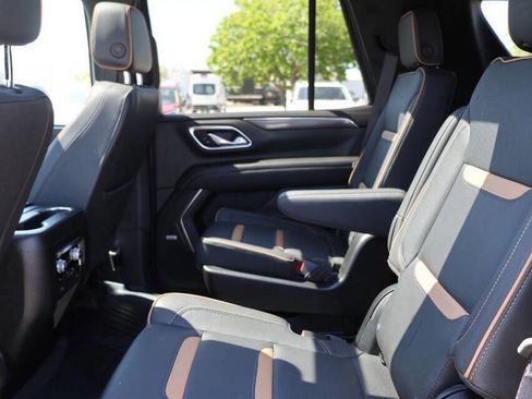 Used 2024 GMC Yukon AT4 w/ Technology Package AWD/4WD image 18