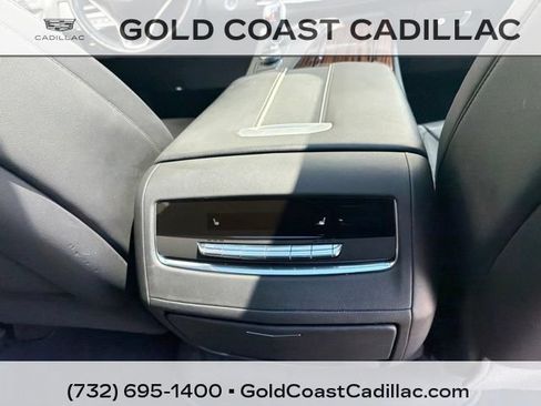 Used 2023 Cadillac Escalade Premium Luxury AWD/4WD image 10