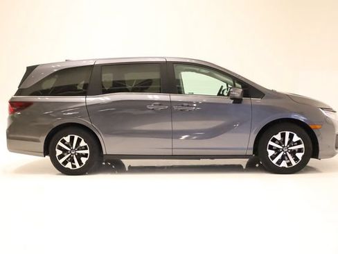 Used 2025 Honda Odyssey EX-L image 4