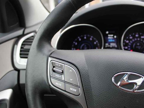 Used 2015 Hyundai Santa Fe GLS w/ Option Group 03 image 18