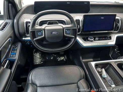 Certified 2025 Ford Expedition Max Platinum AWD/4WD image 17