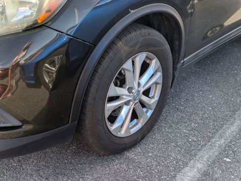 Used 2015 Nissan Rogue SV w/ SV Moonroof Package image 6