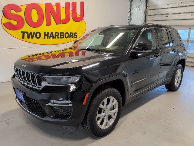 Used 2023 Jeep Grand Cherokee Limited AWD/4WD image 1