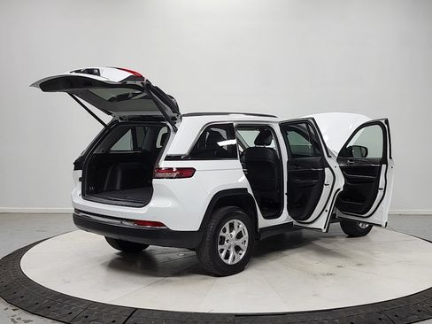 Used 2023 Jeep Grand Cherokee Limited AWD/4WD image 15