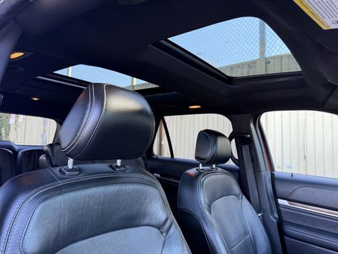 Used 2017 Ford Explorer Limited w/ Equipment Group 301A AWD/4WD image 14