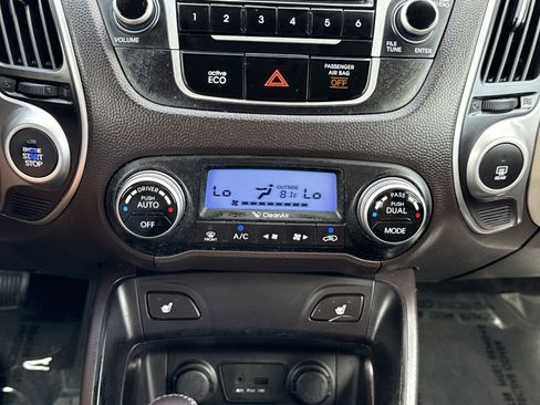Used 2013 Hyundai Tucson Limited FWD image 18