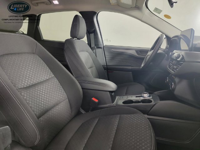 Used 2025 Ford Escape Active AWD/4WD image 17