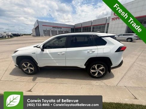 Used 2021 Toyota RAV4 SE w/ Weather & Moonroof Package AWD/4WD image 7