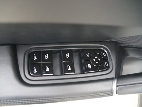 Used 2020 Porsche Cayenne image 23