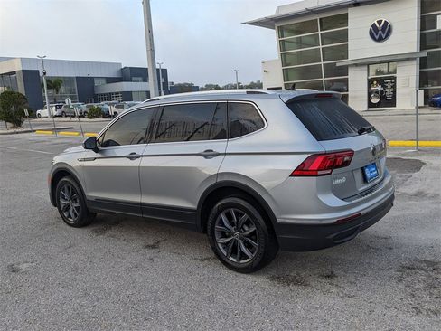 Certified 2023 Volkswagen Tiguan SE image 6