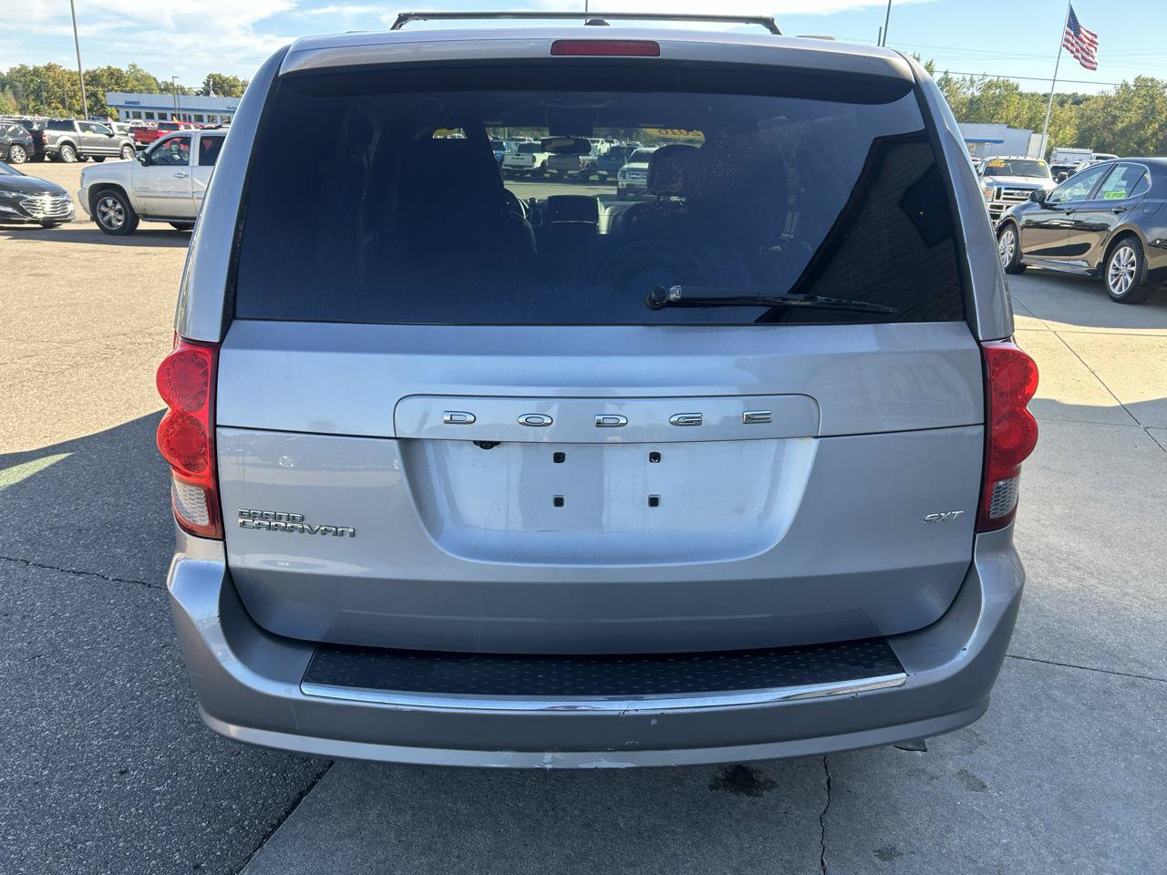 Used 2016 Dodge Grand Caravan SXT FWD image 6