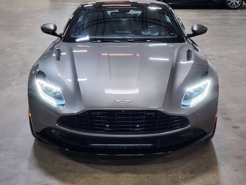 Used 2021 Aston Martin DB11 Coupe RWD image 4