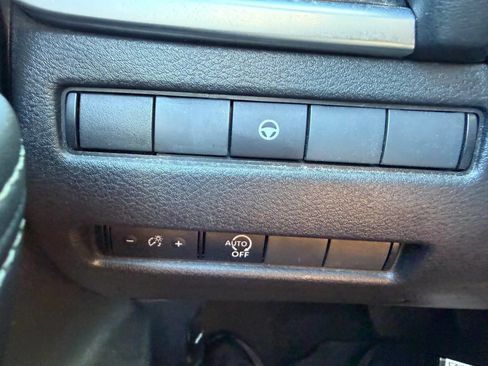 Used 2023 Nissan Rogue SV AWD/4WD image 16