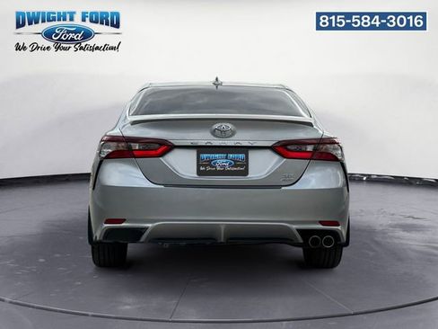 Used 2022 Toyota Camry SE w/ Cold Weather Package AWD/4WD image 4