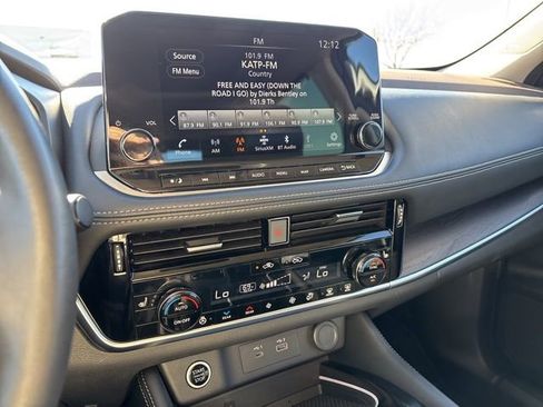 Certified 2023 Nissan Rogue Platinum w/ Platinum Premium Package image 17